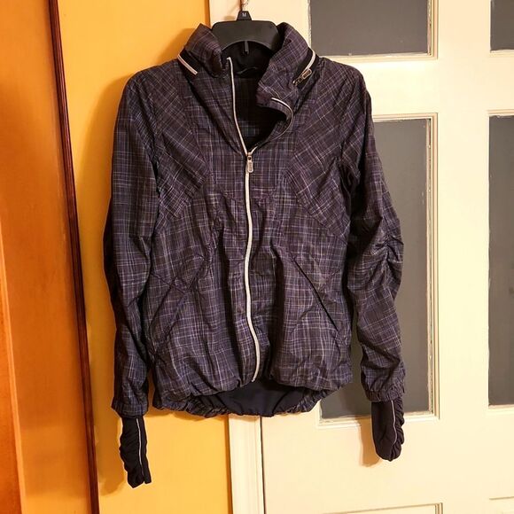Lululemon Gray Plaid Athletic Jacket w/ Packable Hood Size Small - Picture 1 of 12